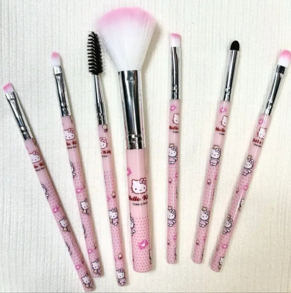 Brand new Hello Kitty makeup brushes